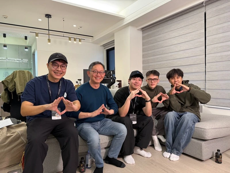 圖、DA Labs 團隊與 Mysten Labs CEO Evan Cheng